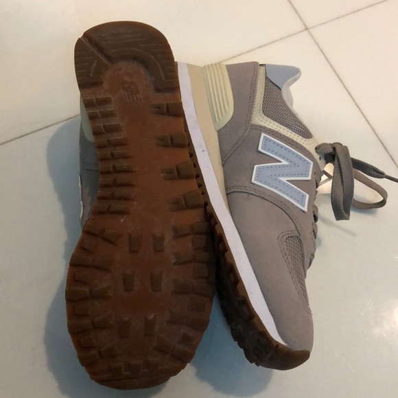 new balance sneakers - Picture 3 of 4
